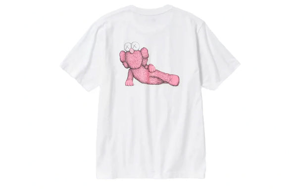 KAWS X Uniqlo UT Short Sleeve Graphic TShirt White KAWS X Uniqlo UT جرافيك بأكمام قصيرة أبيض