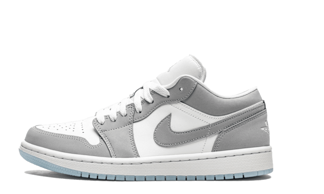 Jordan 1 Low Wolf Grey (W) جوردان 1 لو وولف جراي (W)