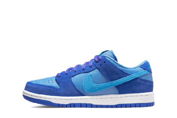 SB Dunk Low Blue Raspberry SB دونك لو بلو توت العليق